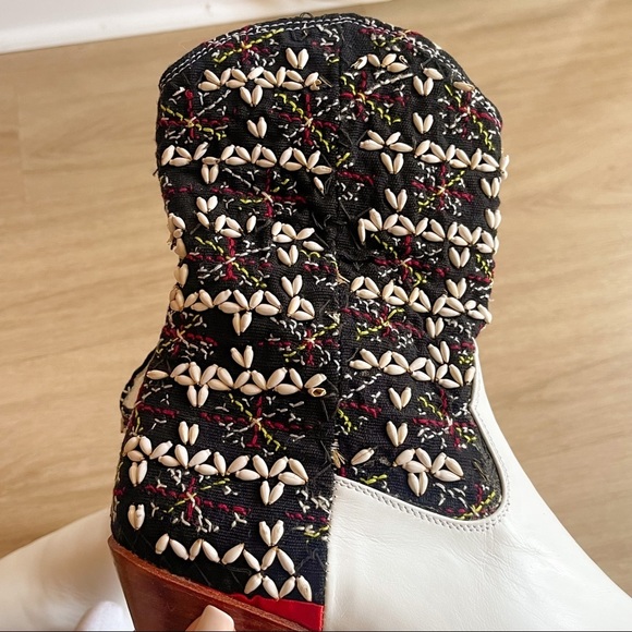 MOMO New York | TRIBAL EMBROIDERED POINTED ANKLE BOOTS NALIA Size: 8 - Picture 10 of 13